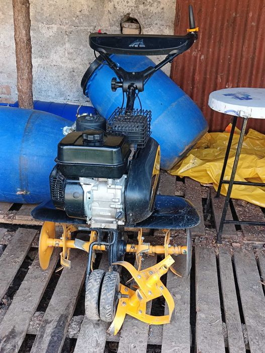 Glebogryzarka McCulloch MFT85 210 R