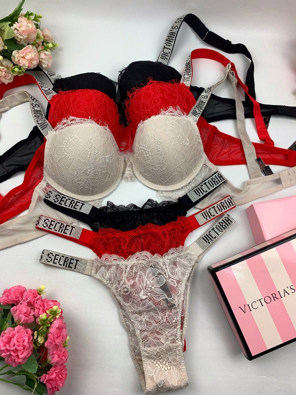 Комплект нижньої білизни Victoria's Secret стрази мереживний