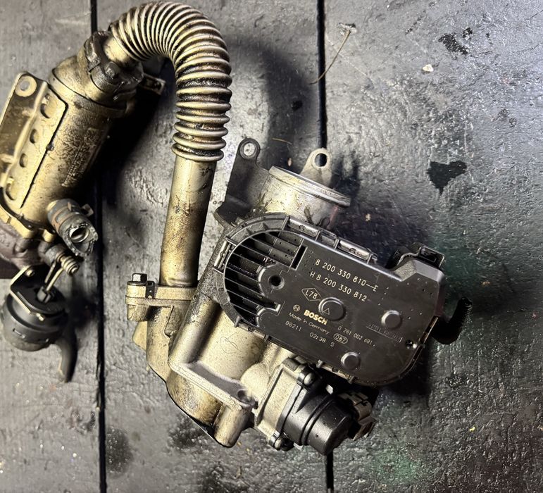 Дросельна заслінка Renault Laguna III Trafic Opel Vivaro 2.0 dci