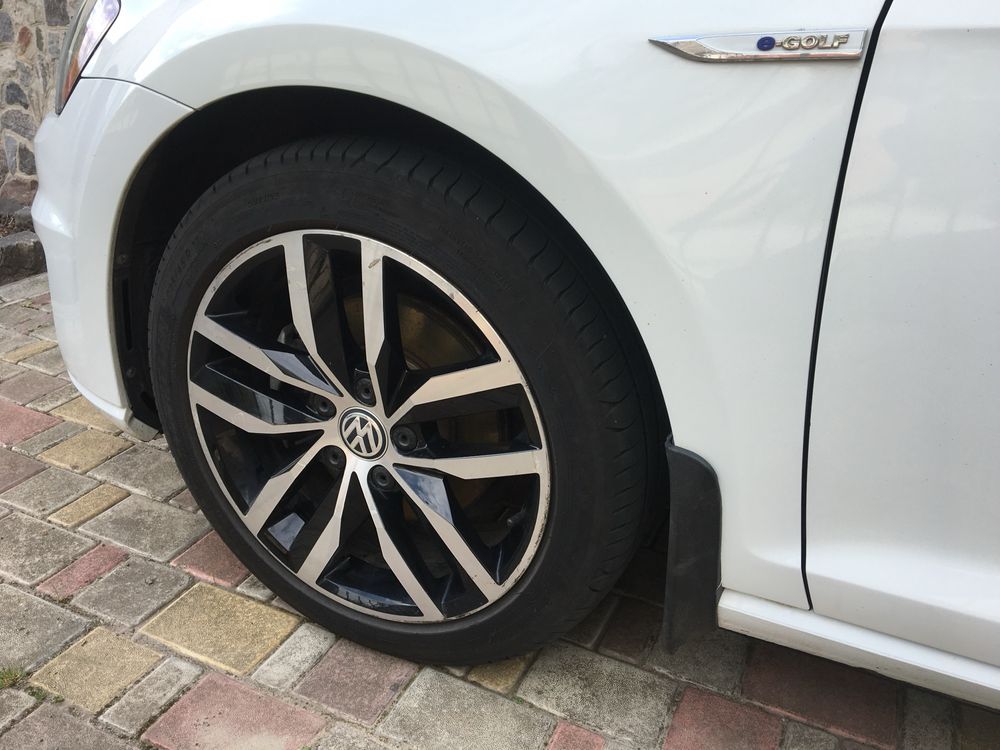 Volkswagen E-Golf 2016