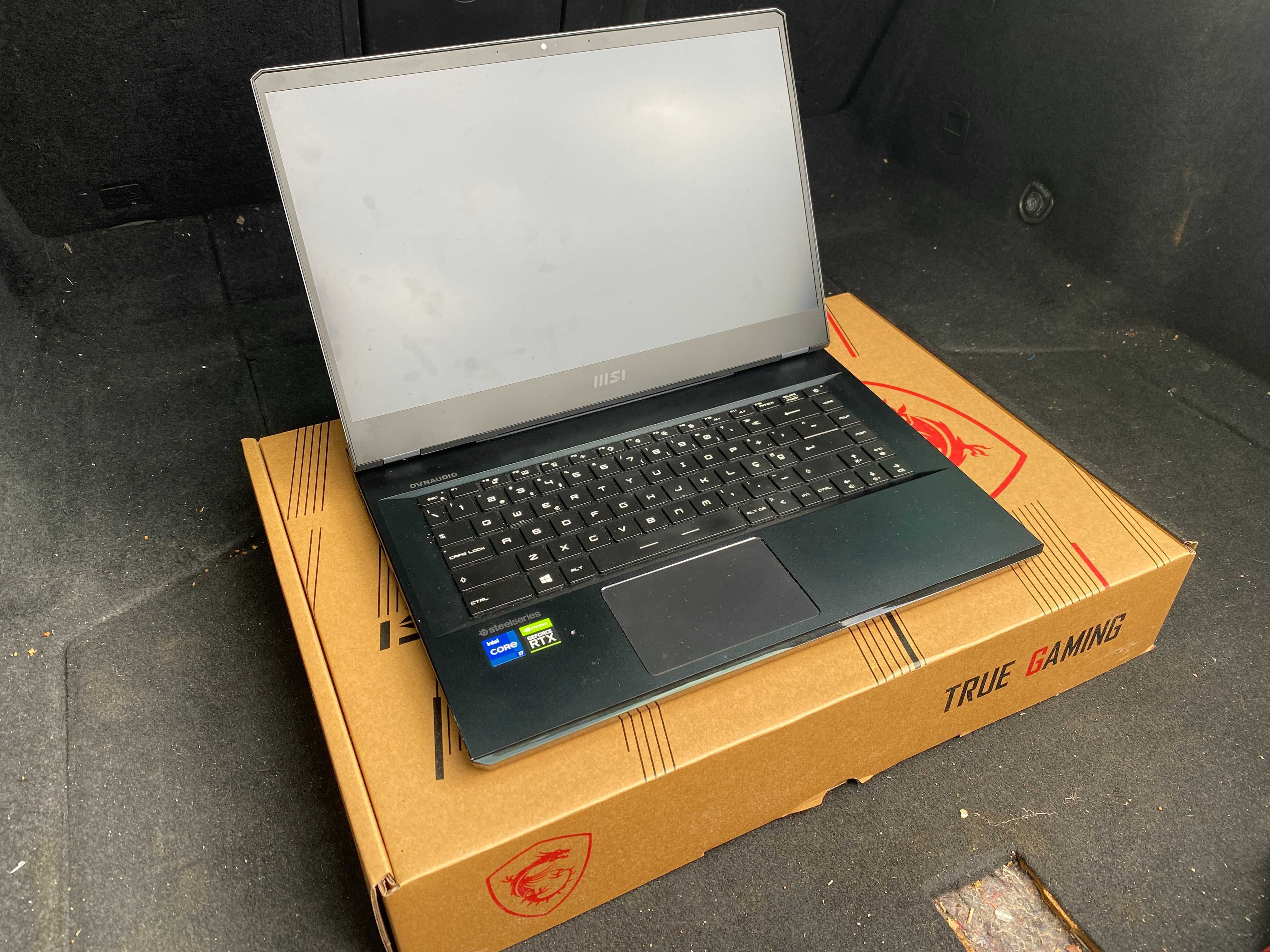 Portátil Gaming - MSI Raider GE66 11UH-200PT