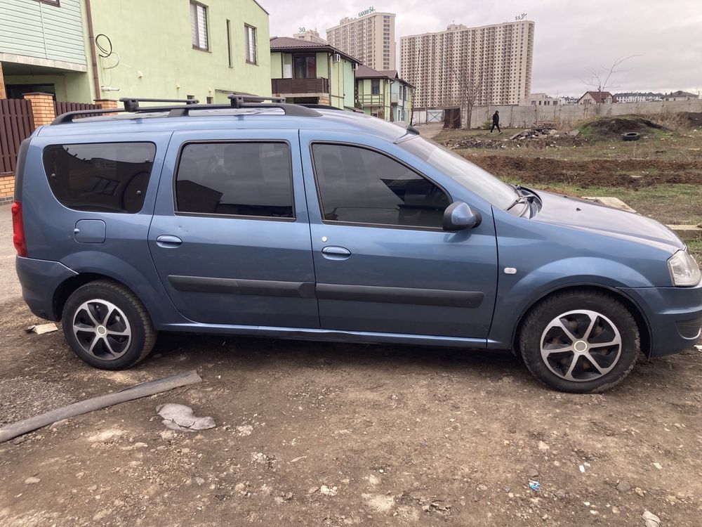 Сдам в аренду авто Dacia logan MCV  7 мест! газ-бензин