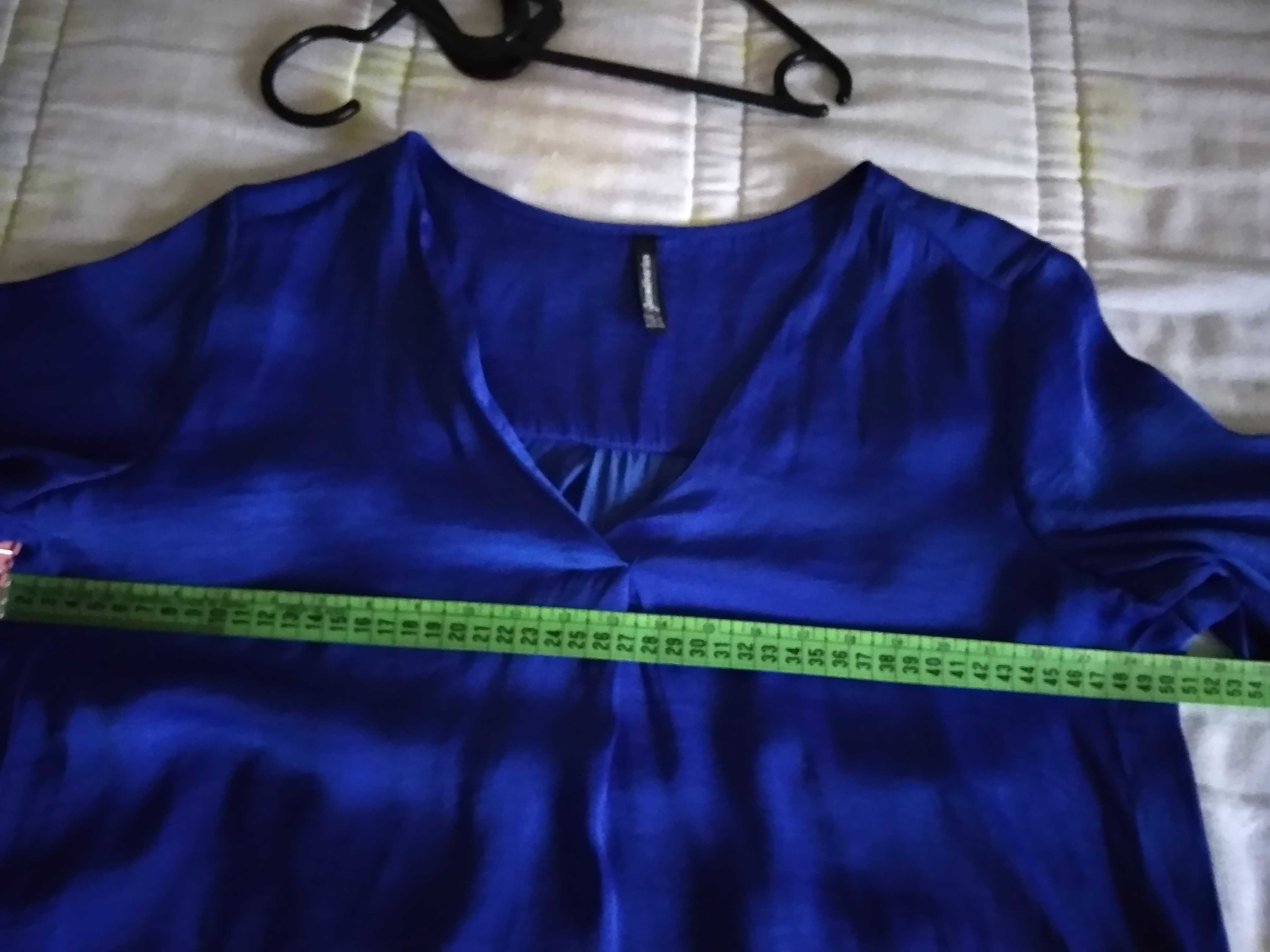 Camisola da stradivarius em azul ou vermelho
Tamanho S