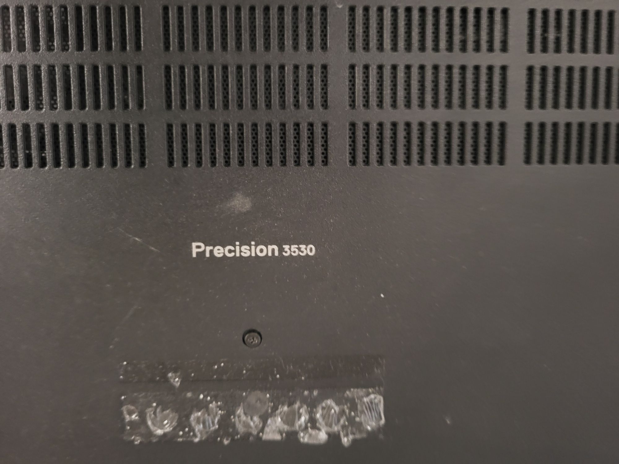 Sprzedam calą obudowe wraz z zawiasami do Dell Precision 3530