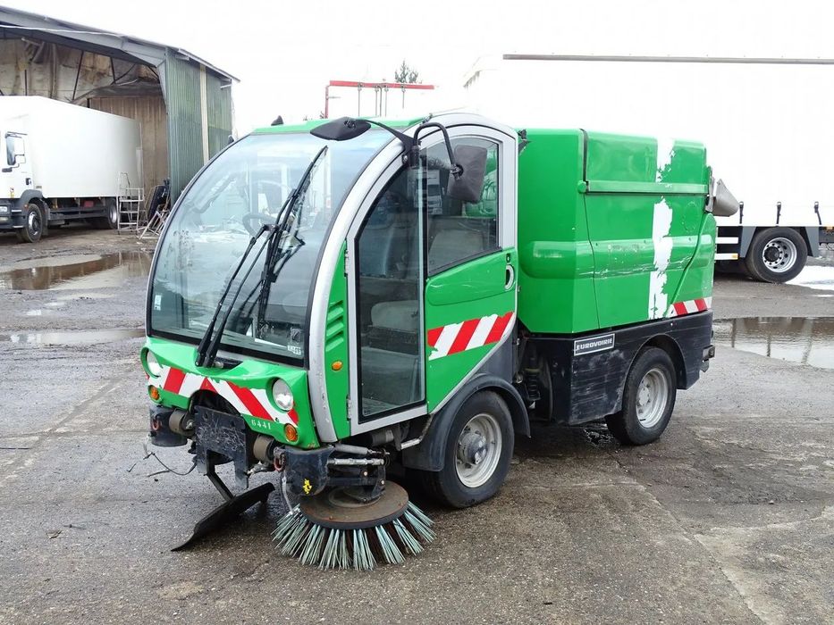 BUCHER CITY CAT 2020  Bucher CITY CAT 2020 Zamiatarka Przegubowa Samojezdna Sprowadzona