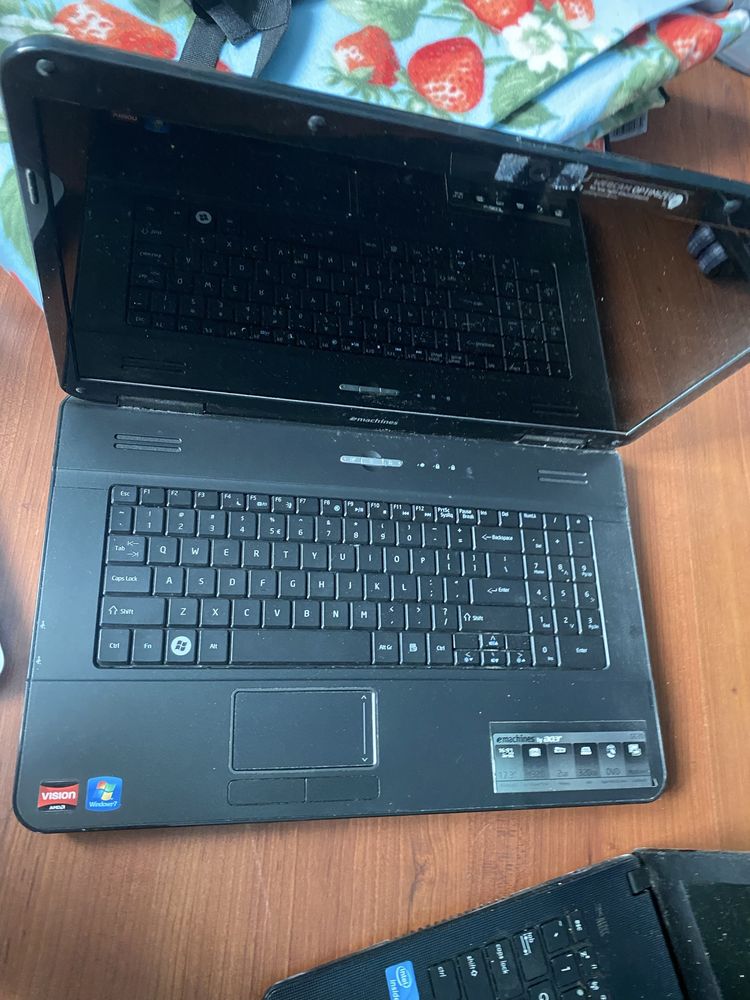 Laptopy rózne uszkodzone i dzialajace