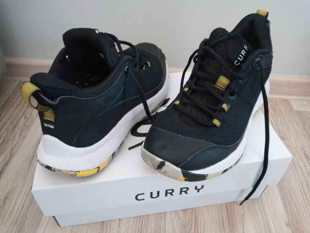 Sprzedam używane buty do koszykówki marki under armour Curry w r. 40