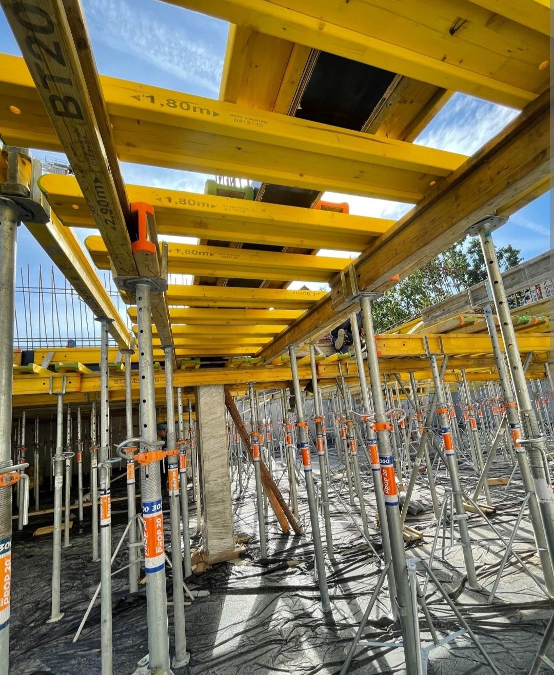Wypożyczalnia szalunków stropowych, rusztowań 
Wyso
