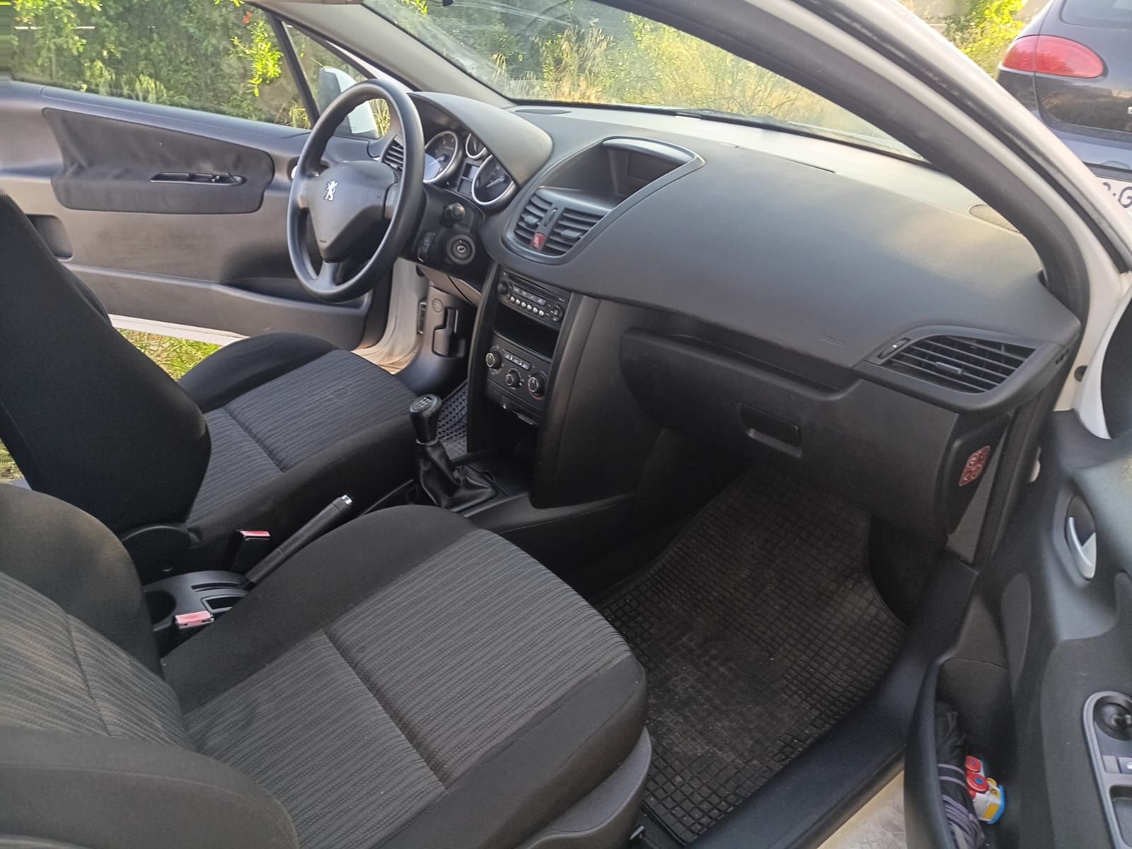 Peugeot 207, comercial, em excelente estado, só um proprietário!!!