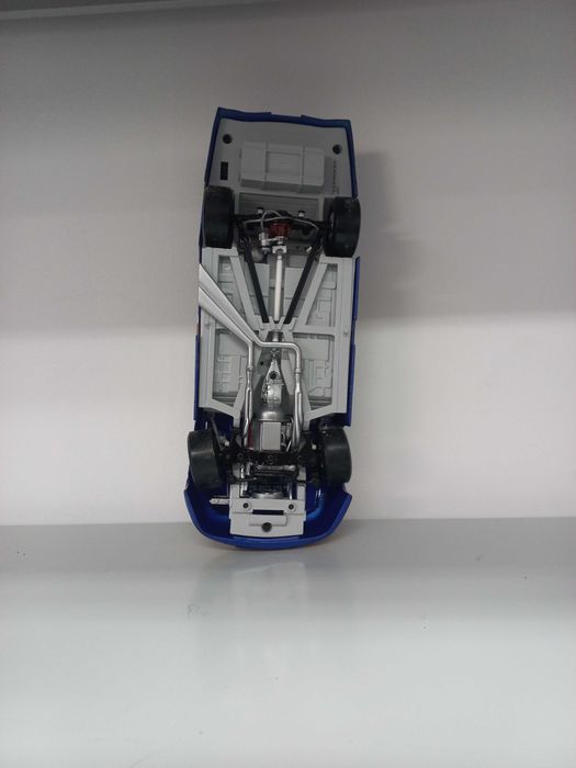carro nascar 1/18 ASSINADO