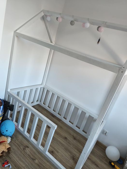 Łóżeczko domek dla dziecka