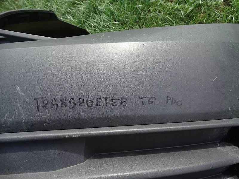 Zderzak przedni VW Transporter T6 PDC