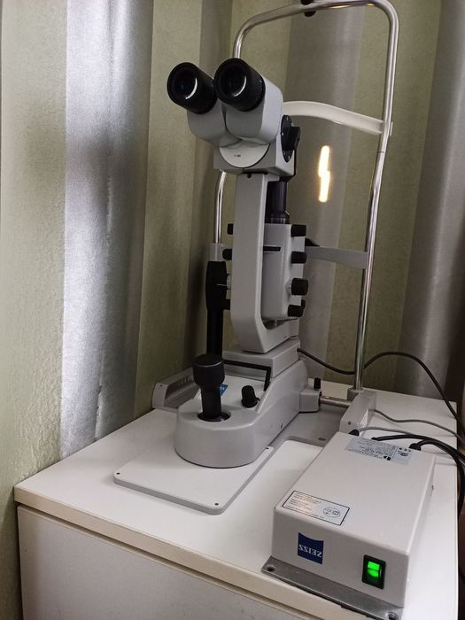 Щілинна лампа Zeiss SL-130