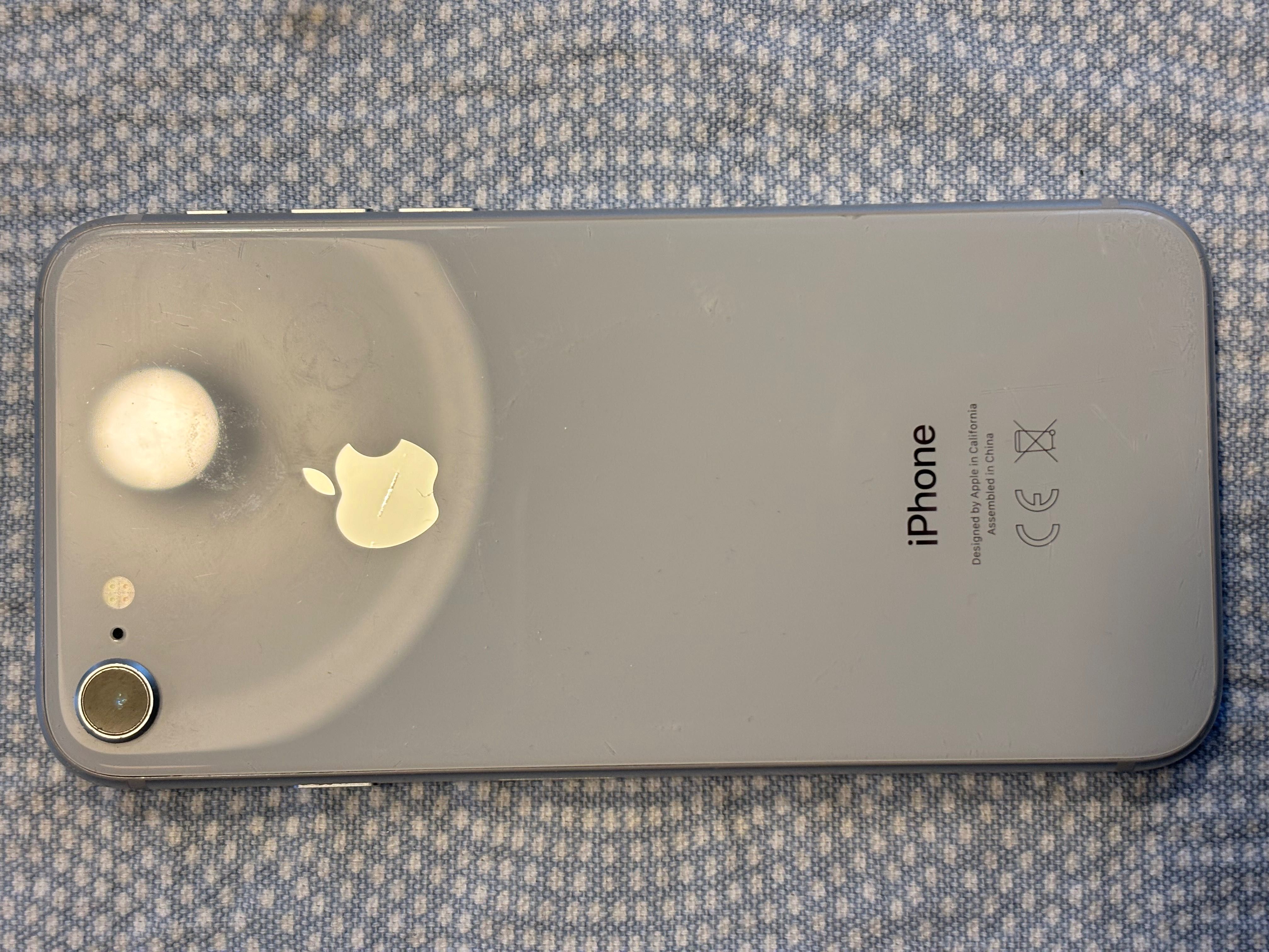 iPhone 8 biały 64gb