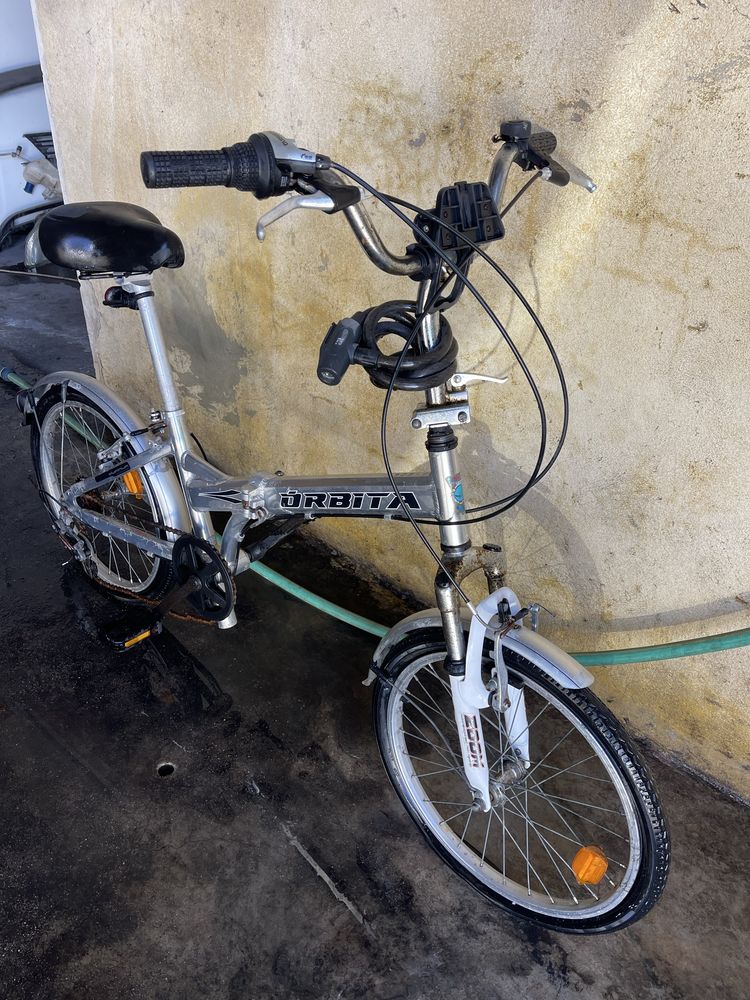 Bicicleta em aluminio dobravel com marcha