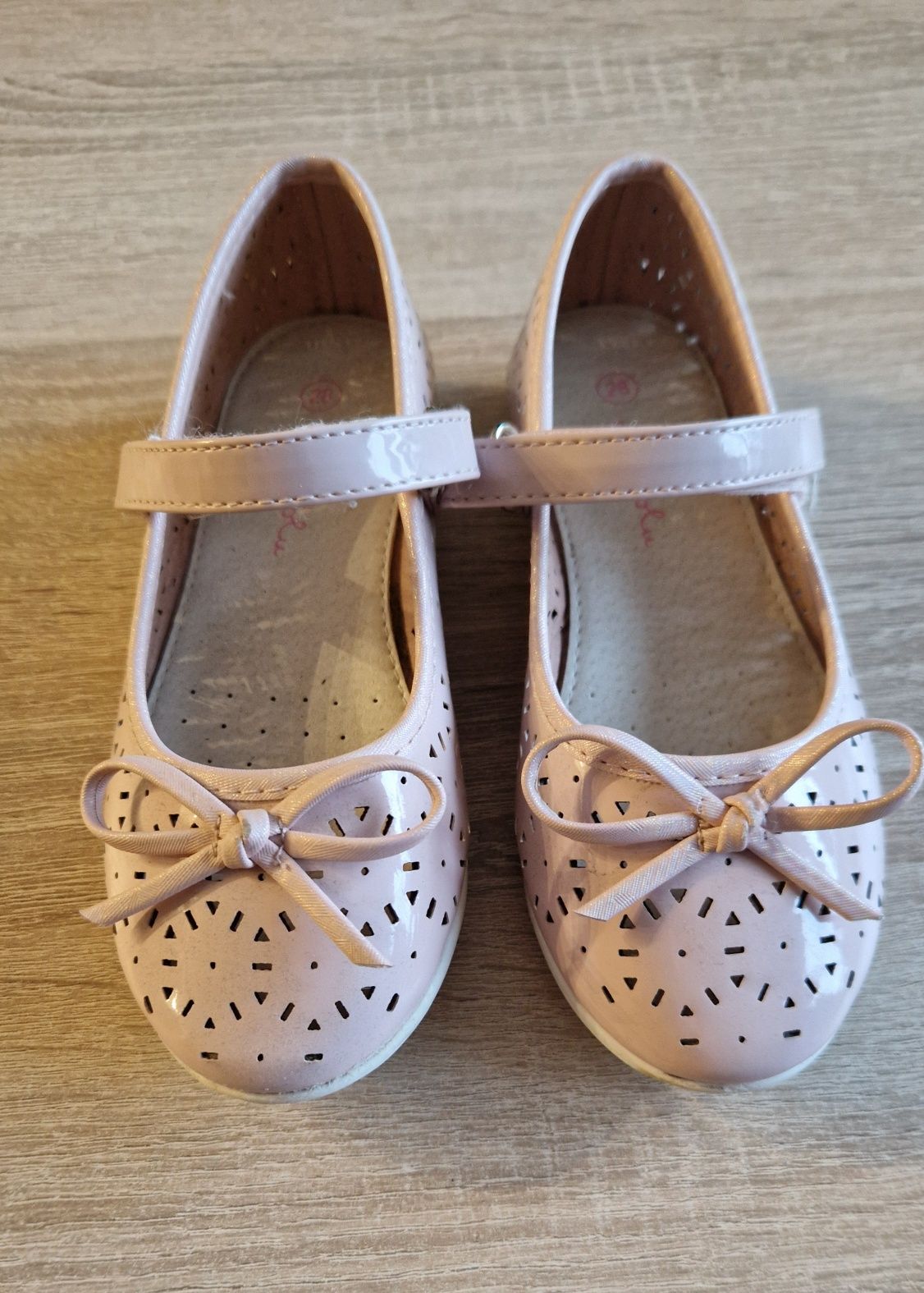 Buty balerinki, ażurowe, jasny róż Nelli blu r.28