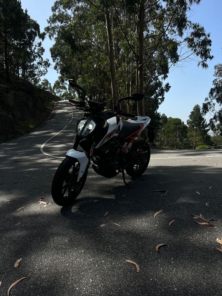 KTM DUKE 125 EXCELENTE ESTADO