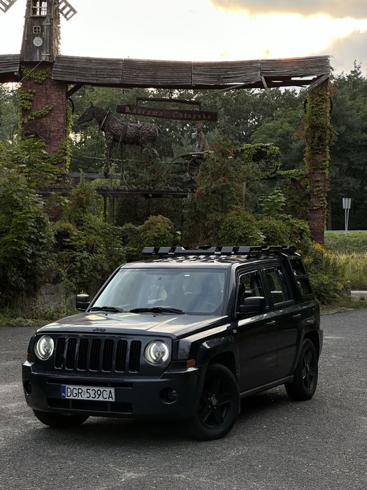 Bagaznik dachowy na relingi Jeep Patriot offroad