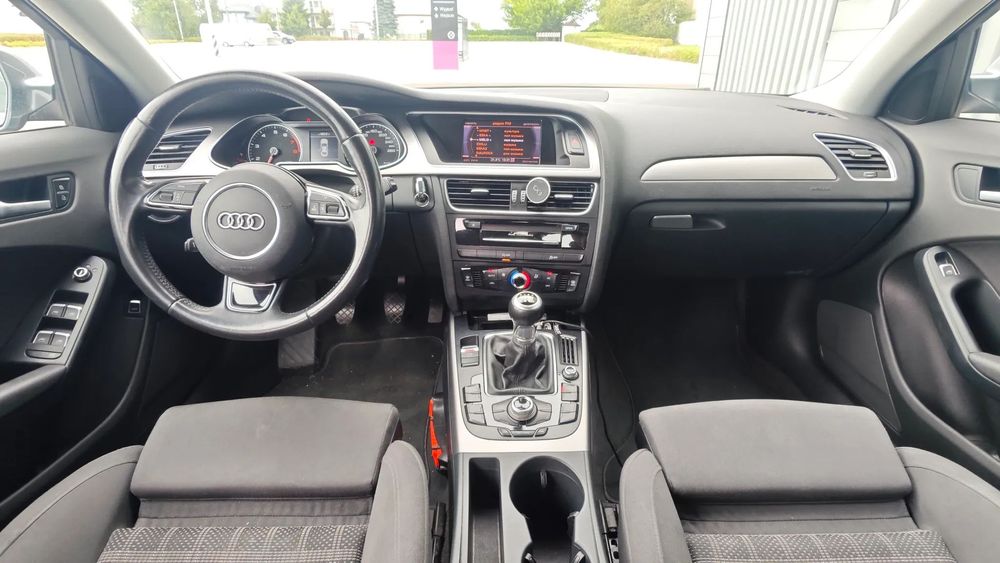 Audi A4 Audi a4 B8 1.8 benzyna super stan.