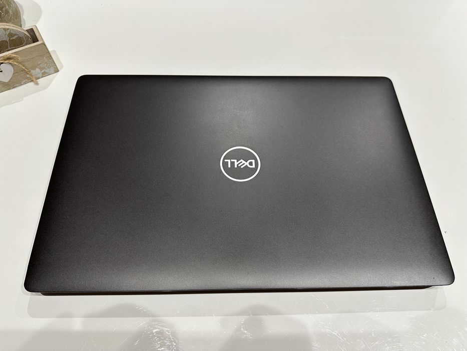 Dell Latitude 5501 15,6" FHD IPS / i5 / 16GB RAM / SSD 256 GB NVMe