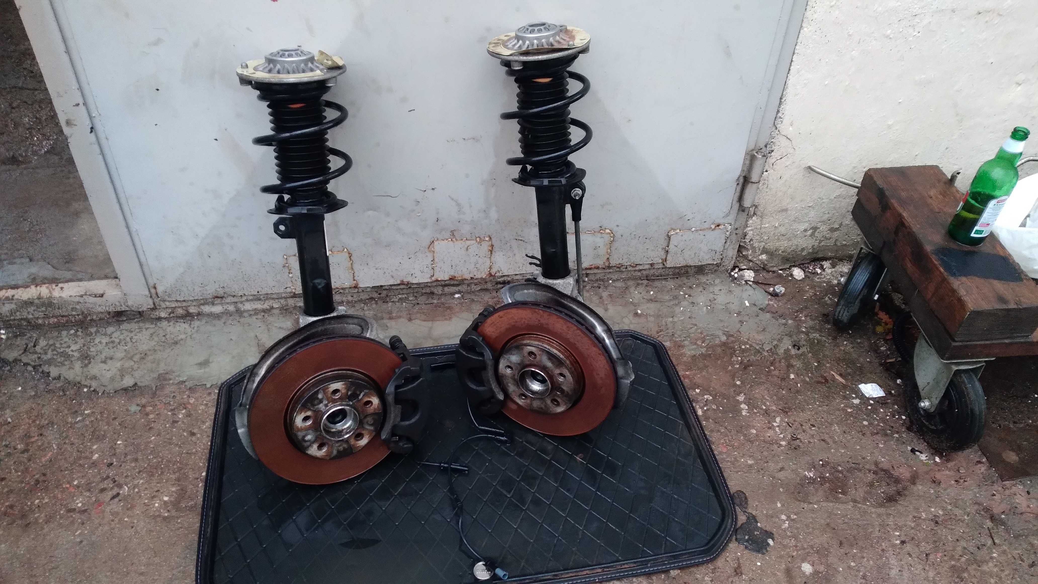 MINI S 2.0l  F55 F56 F57 zwrotnica przednia