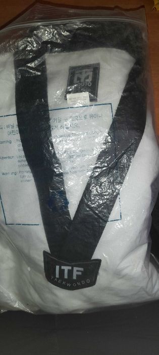 Продам костюм з теквандо