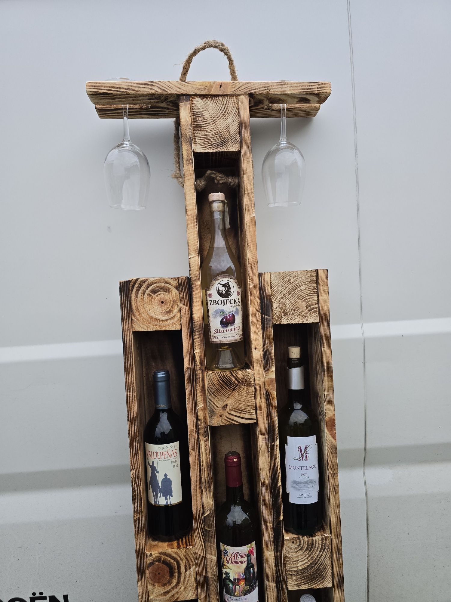 Półka na alkohol