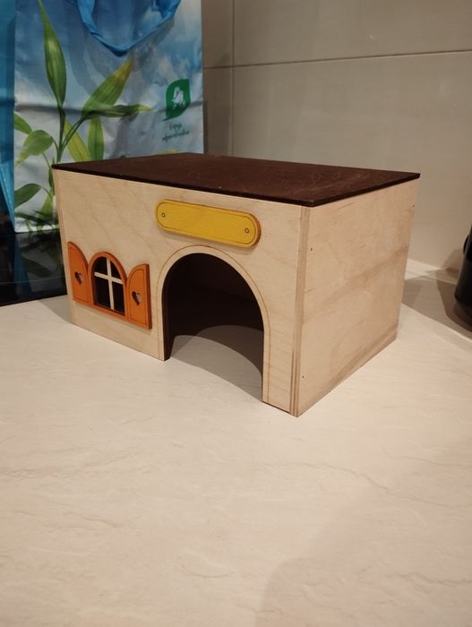 Nowy duży drewniany domek dla chomika, świnki morskiej, gryzonia