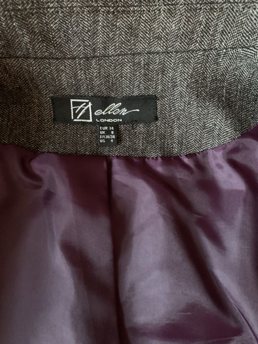 Жіночий діловий костюм, р. 34