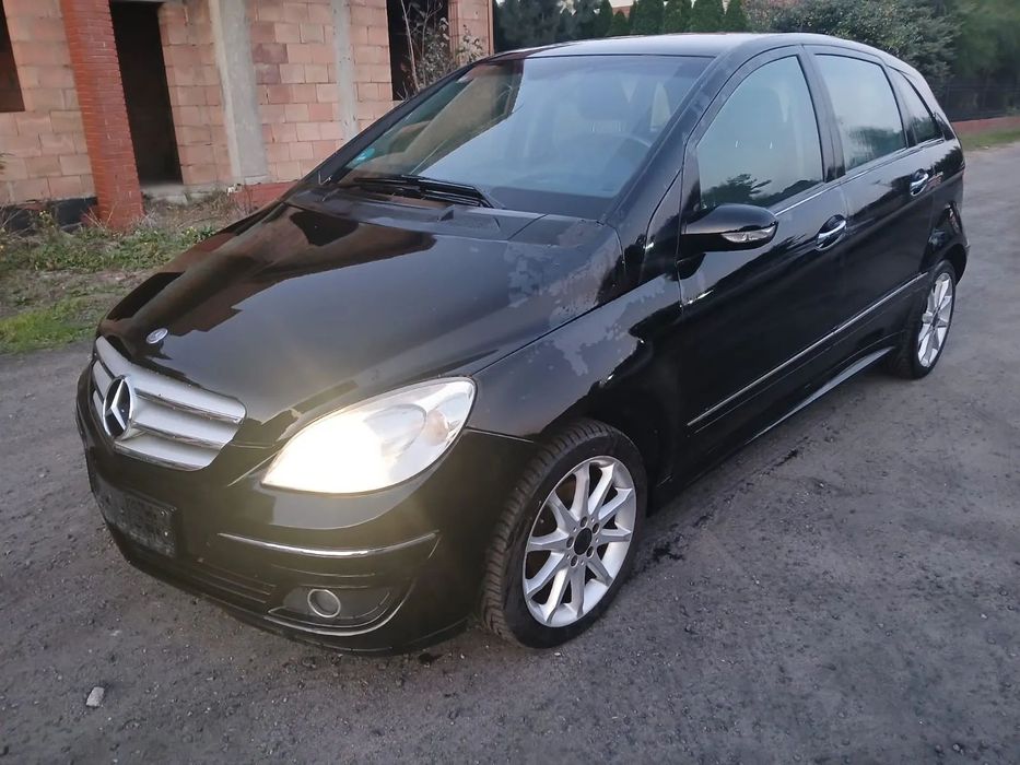 Mercedes-Benz Klasa B sprowadzona lekko uszkodzona