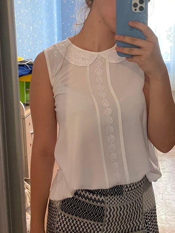 Блузка белая вискоза BERSHKA размер  XL