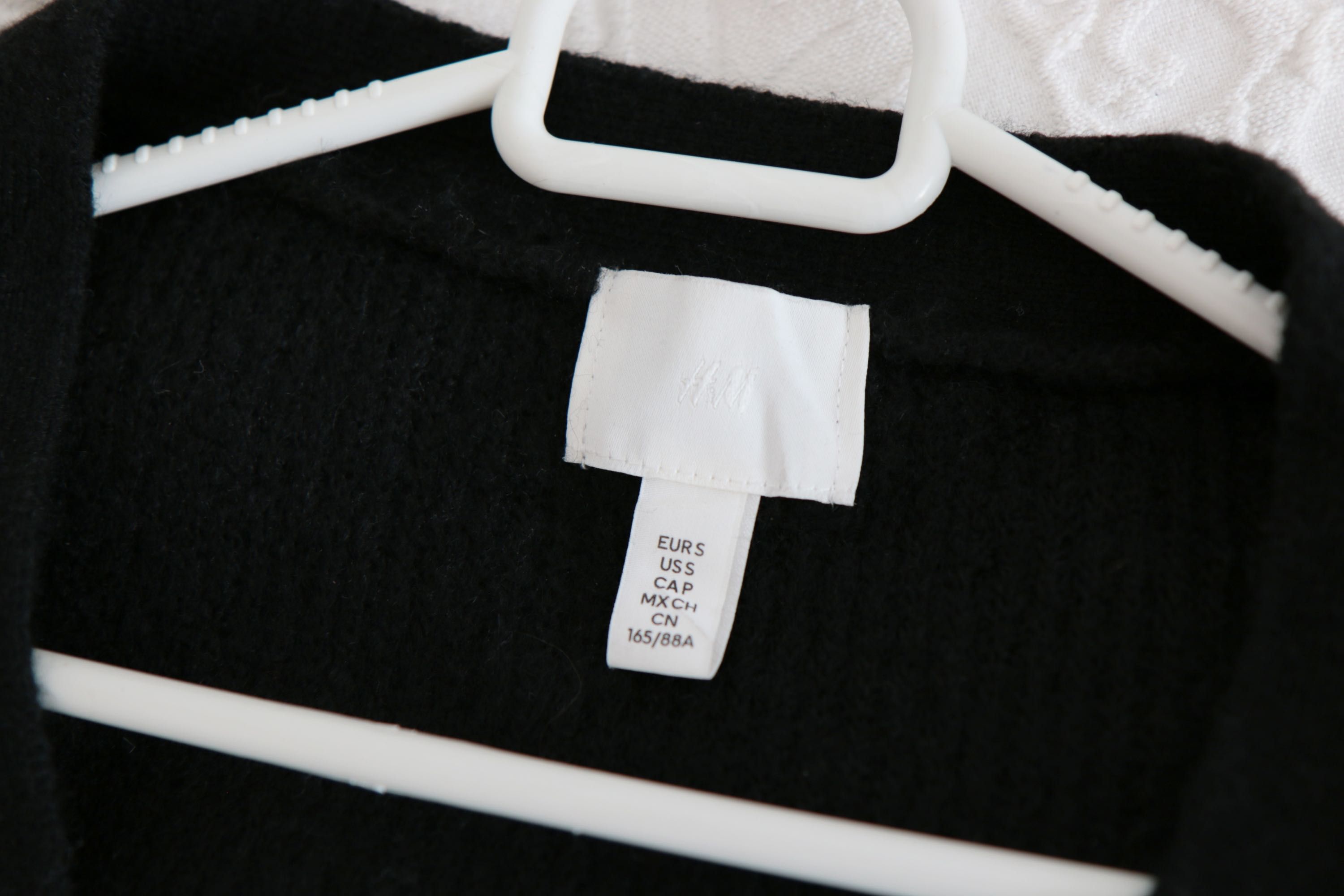 Czarny sweter kardigan H&M z ozdobną kokardką S 36 ganni wełna wiosna