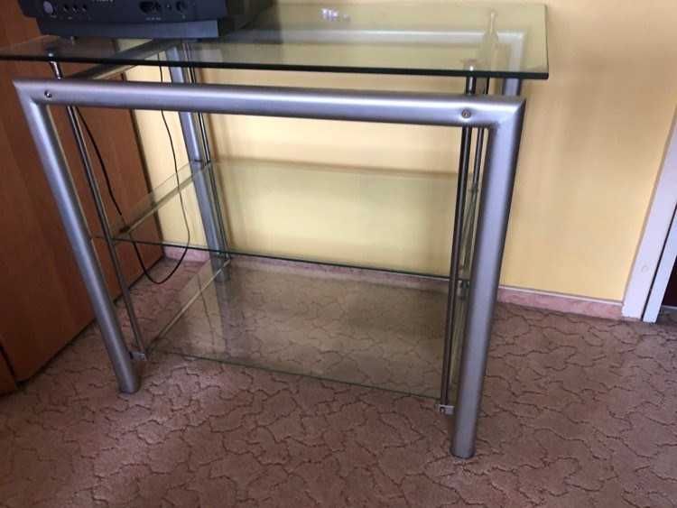 szklany stolik pod telewizor