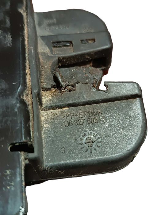 Zamek Klapy Bagażnika VW Golf 4 IV H Hatchback