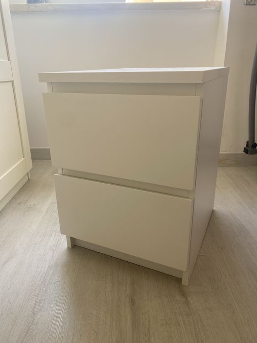 Mesa de cabeceira/ Bloco de 2 gavetas MALM IKEA
