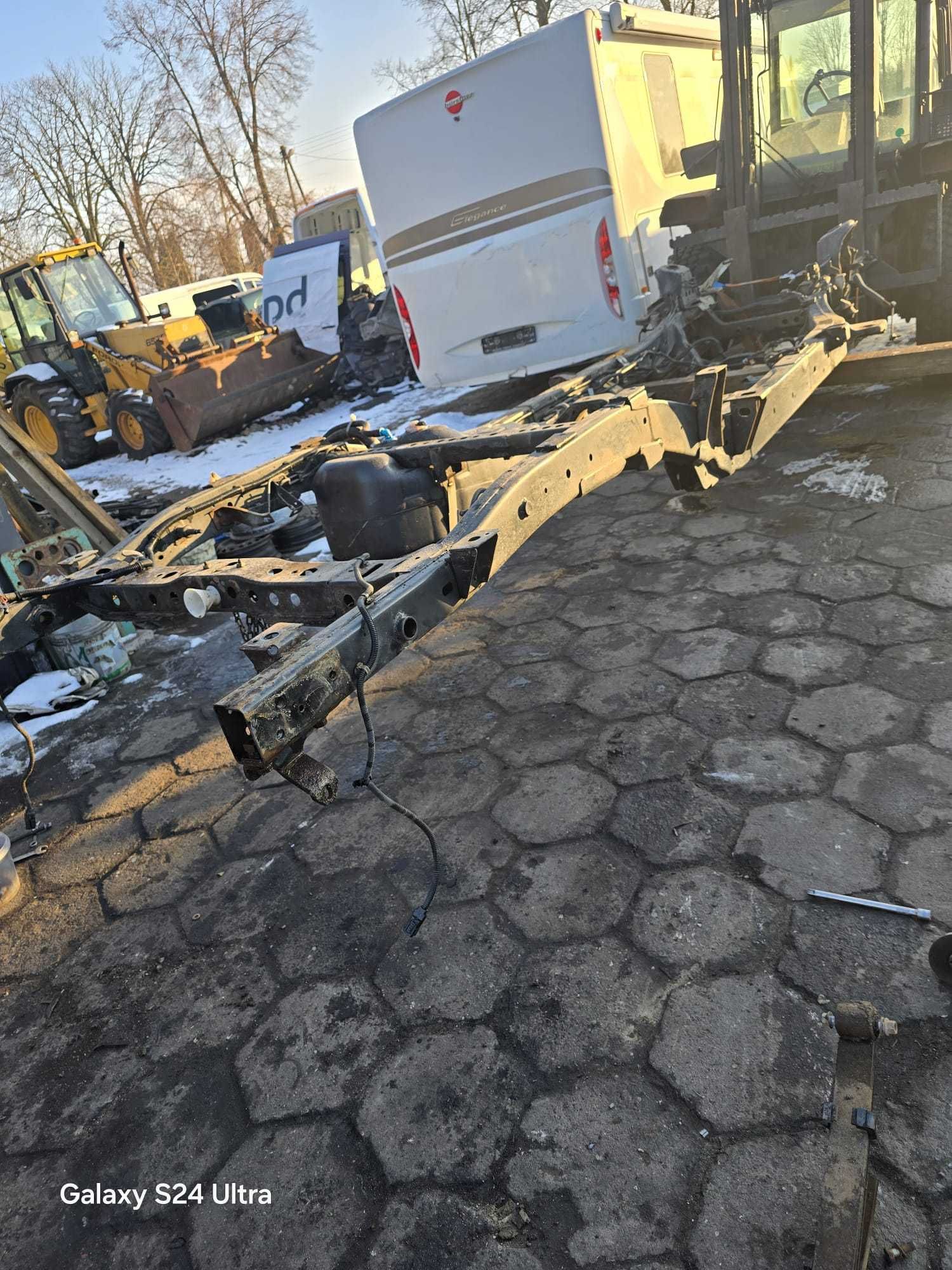 ISUZU D-MAX II Półtorej Kabiny Rama