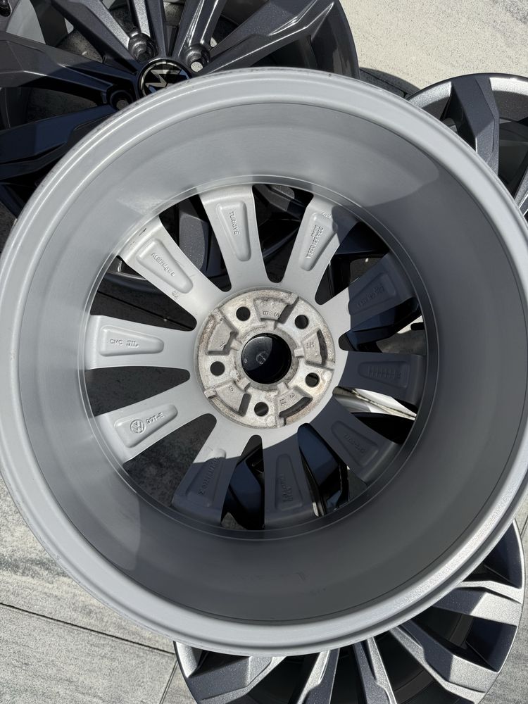 JAK NOWE Felgi Oryginalne VW 17” 7J ET45 passat caddy golf t-roc