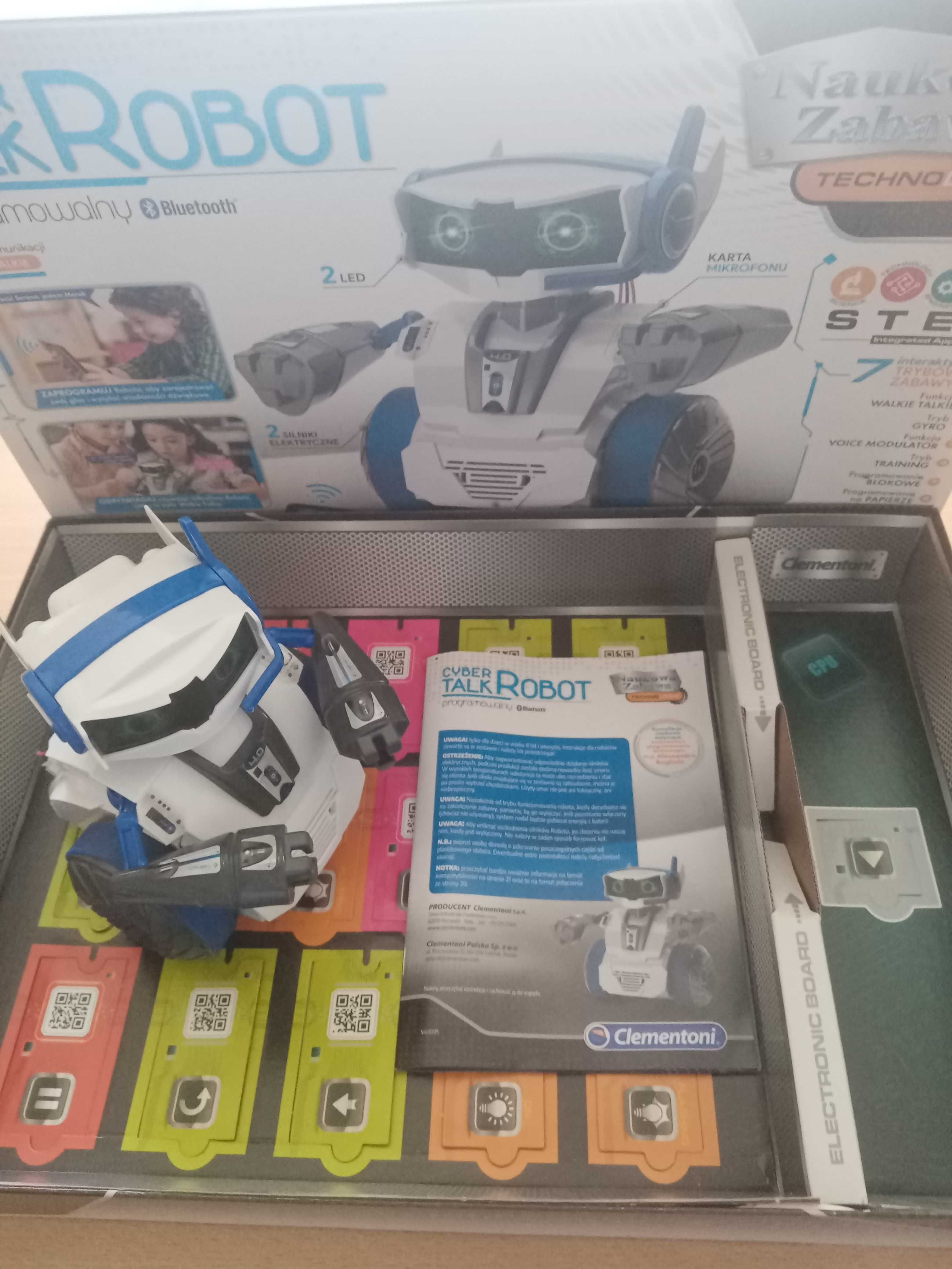 Clementoni "Cyber talk robot"