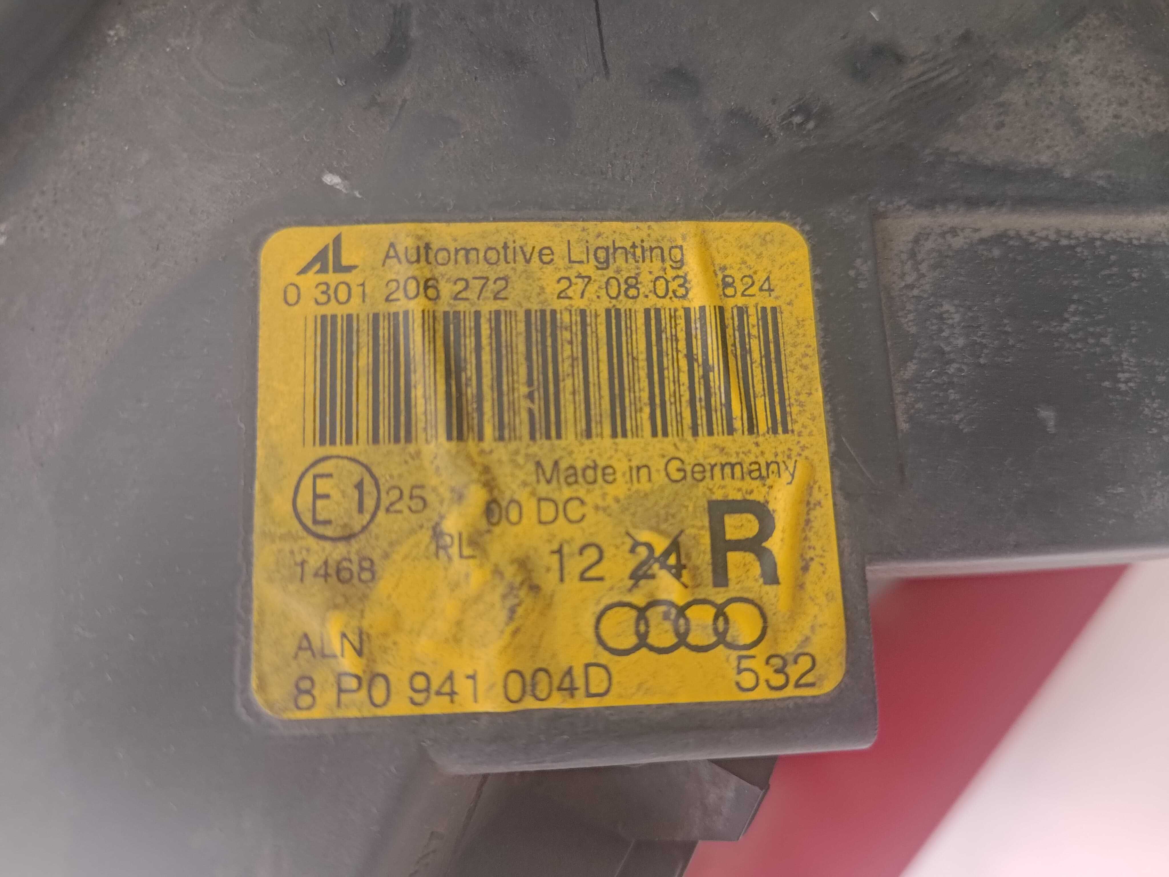 Lampa prawy przód Audi A3 8P xenon
