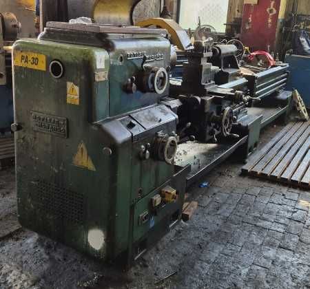Sprzedamy tokarkę uniwersalną typu  PA-30