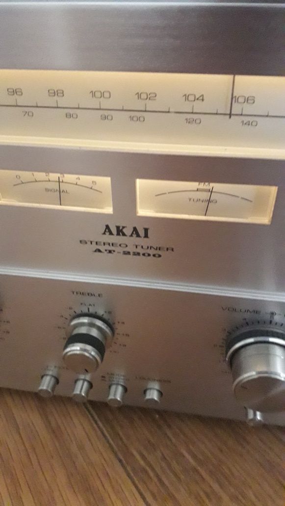 Akai vintage  tuner -radio
