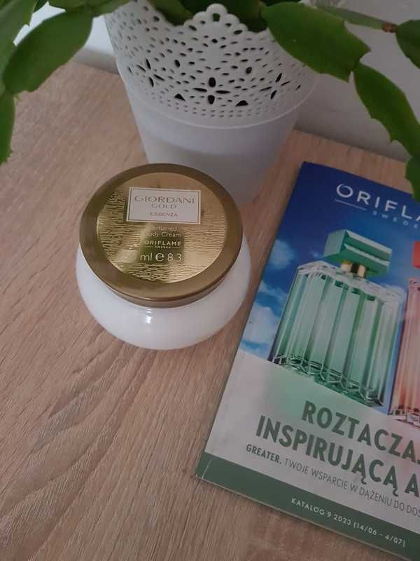 Perfumowany krem do ciała Giordani Gold Essenza. Oriflame. Prezent.