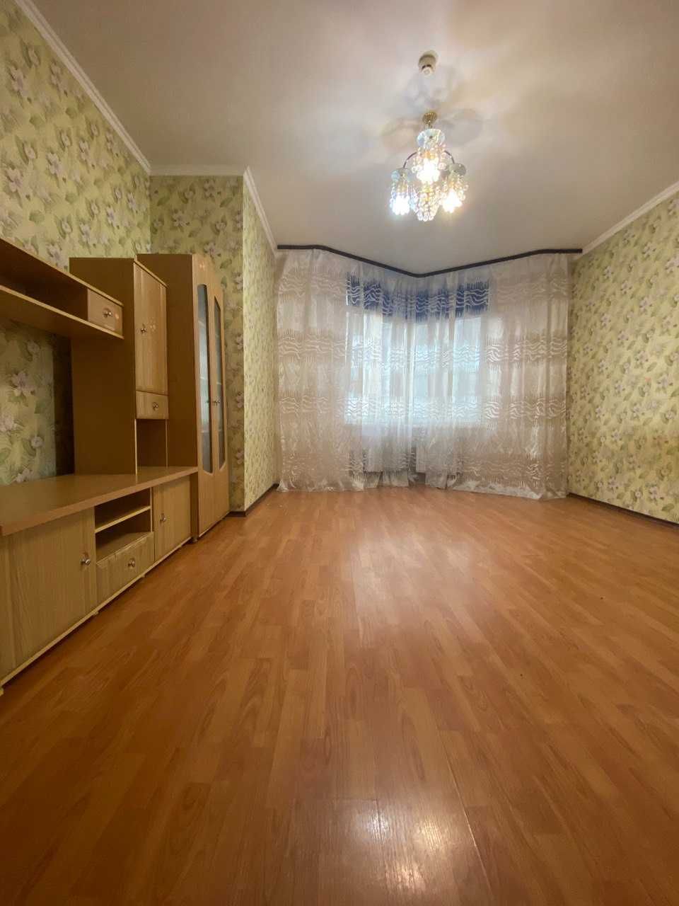 Продам 2-х комнатну квартиру на вул.Градинська 7 (ТРЦ "Район")