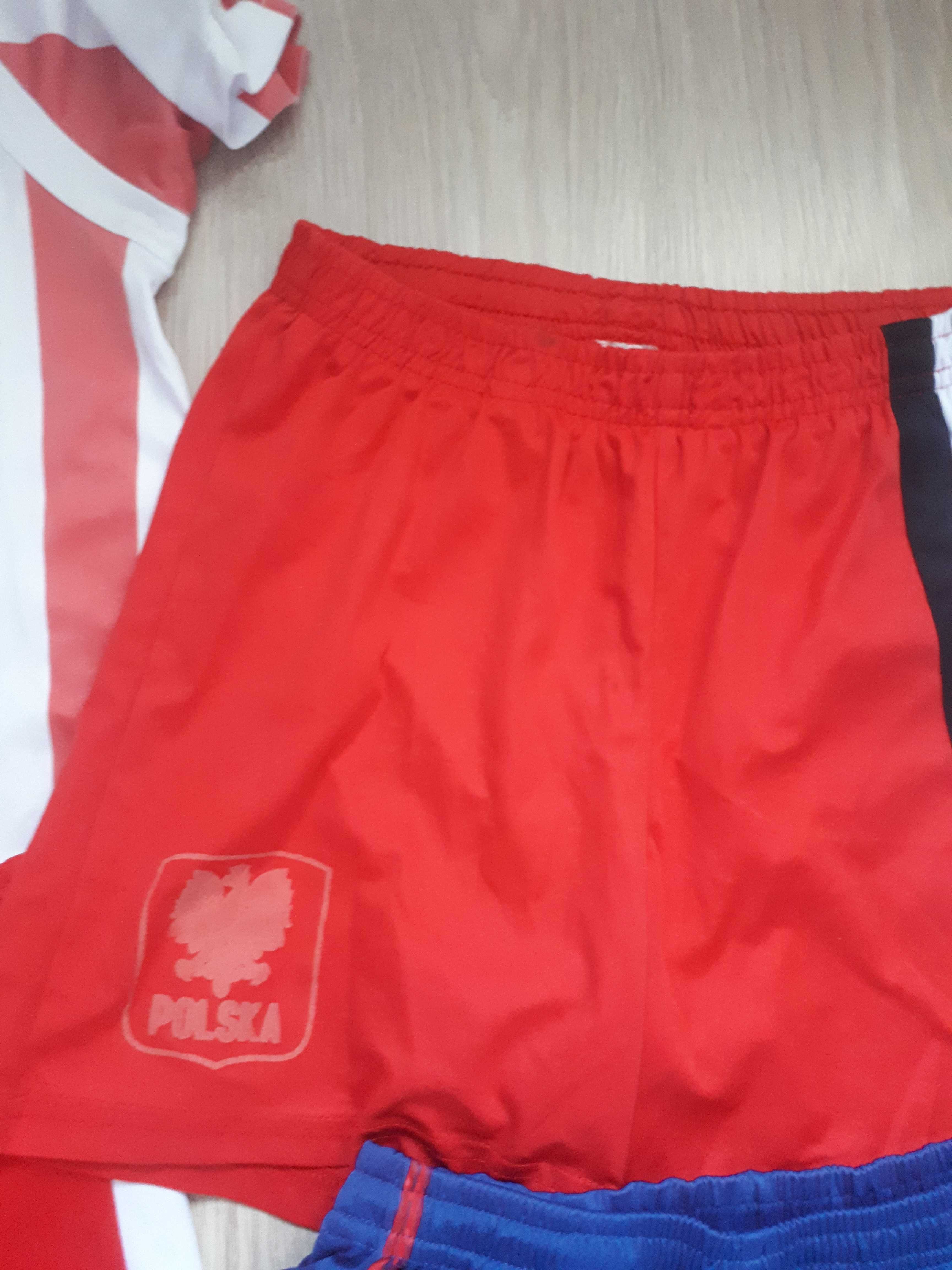 Zestaw piłkarskich ubrań r 146/152