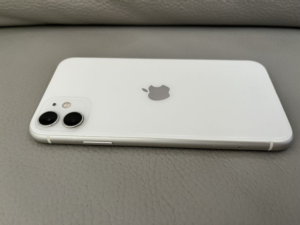 iPhone 11 64 GB biały