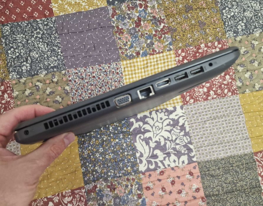 HP250G6/Full HD/Core™ i3 7020U/8DDR4/240SSD/Radeon R5 M330 2GB