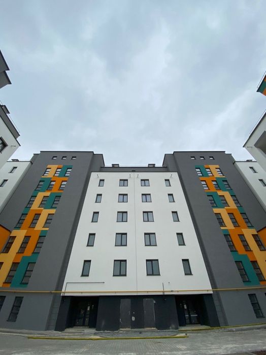 Збудована  1 кімнатна,з гардеробом ,район каскад   Велес Метро