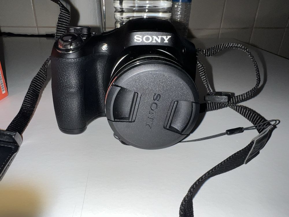 Máquina Fotográfica SonyDSC-H300