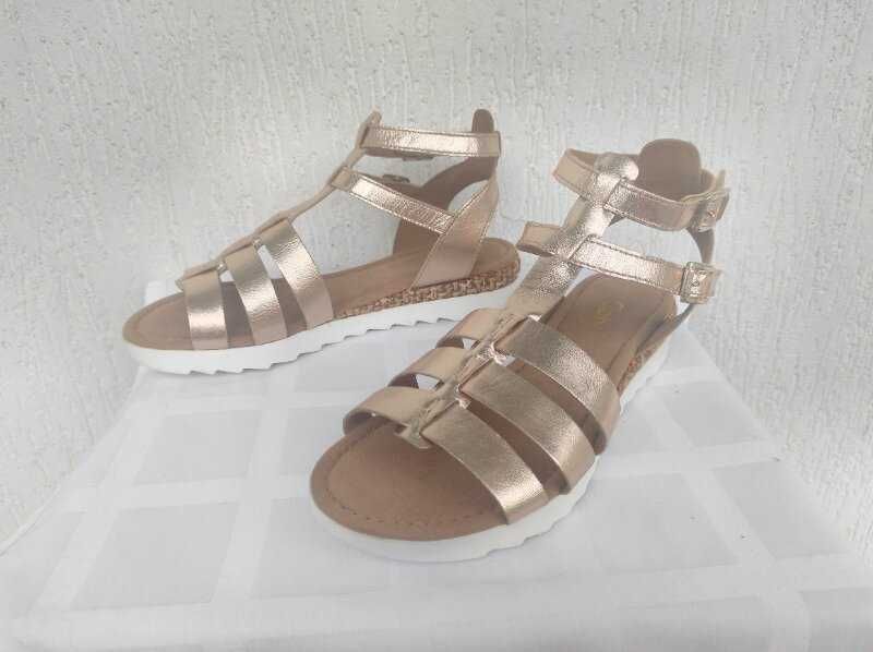 Брендовие кожанние босоножки Gabor р.38