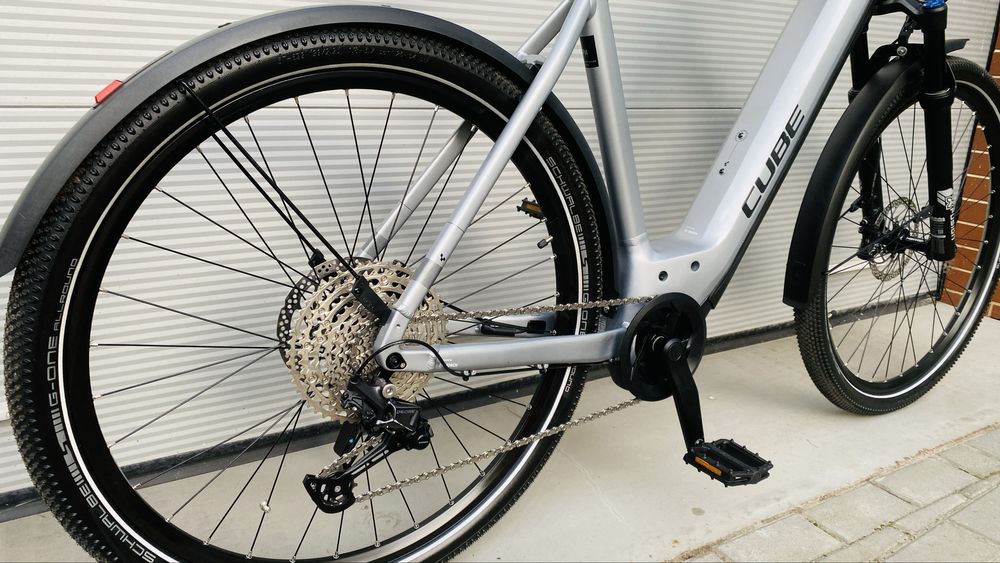 Rower Elektryczny Trekkingowy Cube Jak Nowy